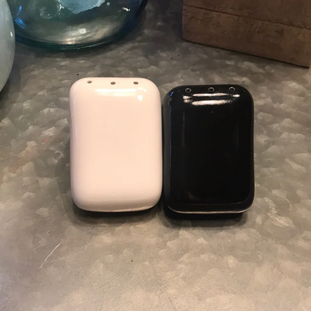 Mid Century Modern Triangle Salt & Pepper Shaker